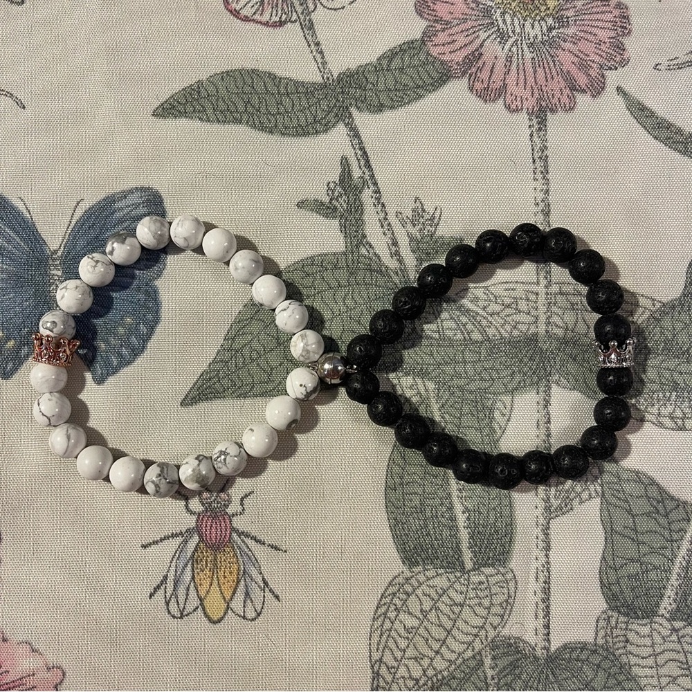 🆕NWT, 2pc, Unisex Magnetic Couples Bracelet set- King & Queen